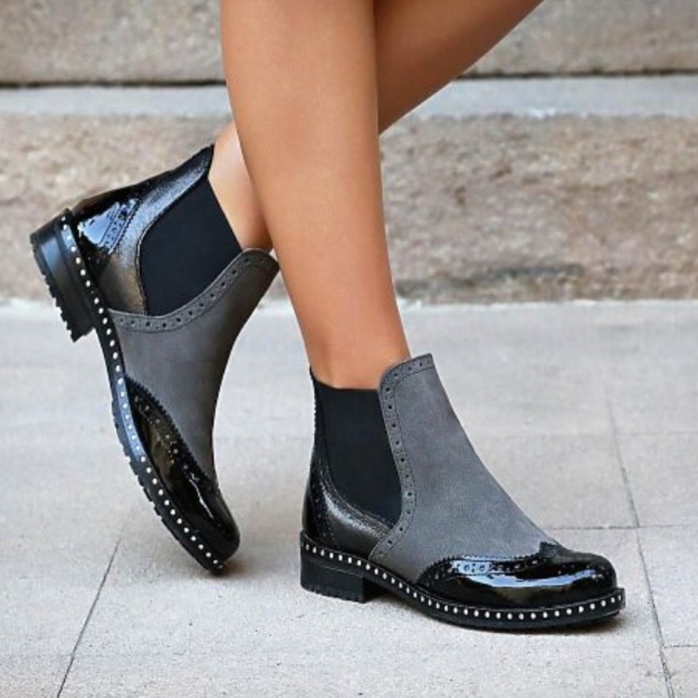 GIROTTI Chelsea Boots in Gray & Black Leather w/Stud Detail 39